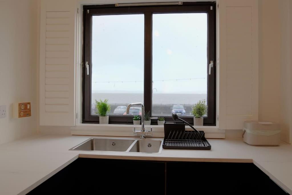 Seaside Apartment Largs Extérieur photo